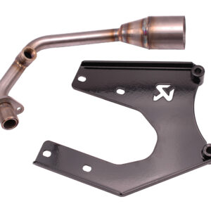 RVS voorbocht en ophangbeugel met glans zwarte poedercoating voor montage Akrapovic (S-VE125R1-HZBL/1) op 50cc Vespa / Piaggio 4T 3V (3-klepper / E4 / iGET) E4 / EURO4 modellen. € 40