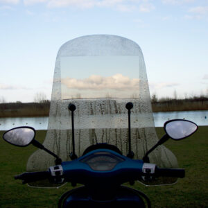 Stickervel met waterafstotende / regen folie voor windscherm / rainshield / rainaway